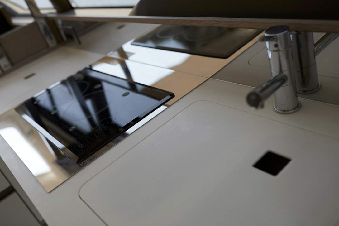 Prestige 460 S Interior - 10.JPG