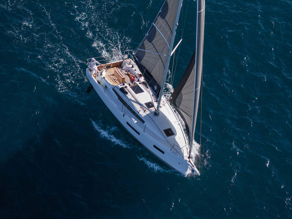 Sun Odyssey 350 Gilles MARTIN RAGET 4951 (1)