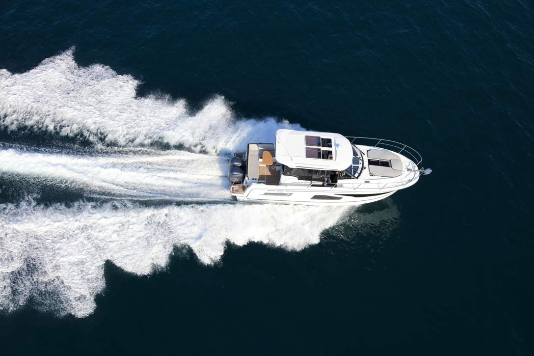 Jeanneau Merry Fisher 1095 HB Exterior - 12.JPG