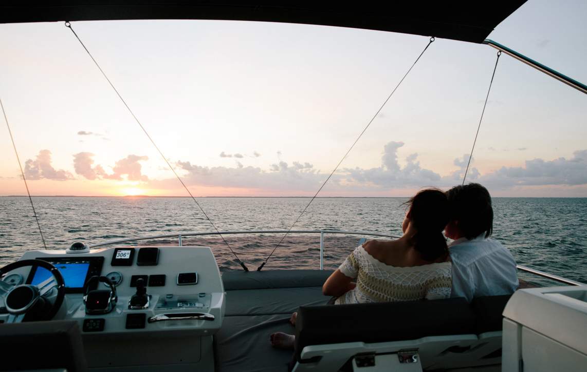 Prestige 460 Flybridge Exterior - 17.JPG
