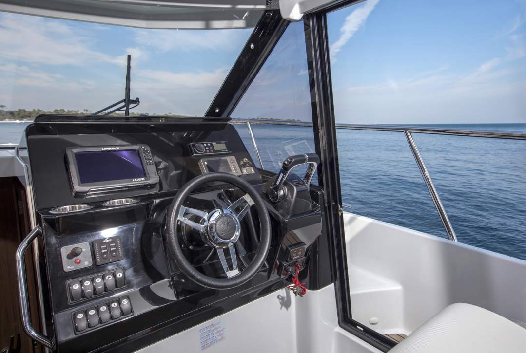Jeanneau Merry Fisher 1095 HB Interior - 29.JPG