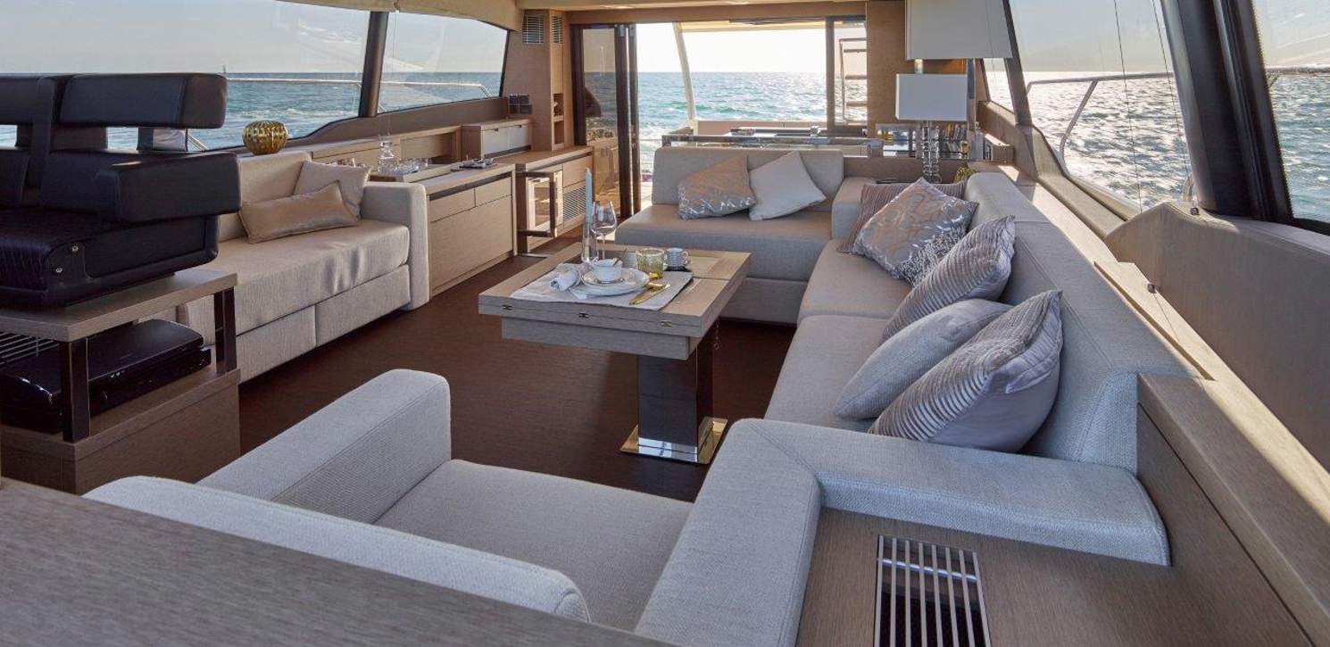 Prestige 630 S Interior - 16.JPG