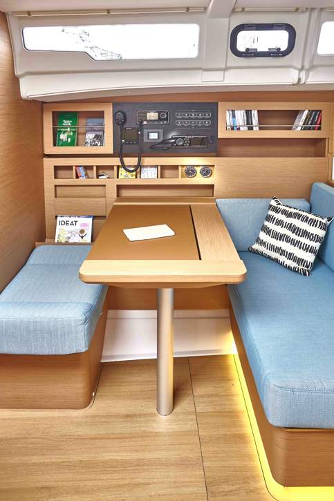 Jeanneau Sun Odyssey 490 Interior - 1.JPG