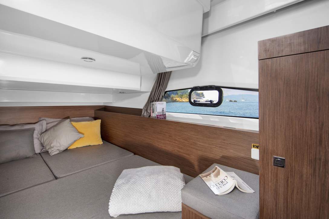 Jeanneau Merry Fisher 1095 HB Interior - 27.JPG