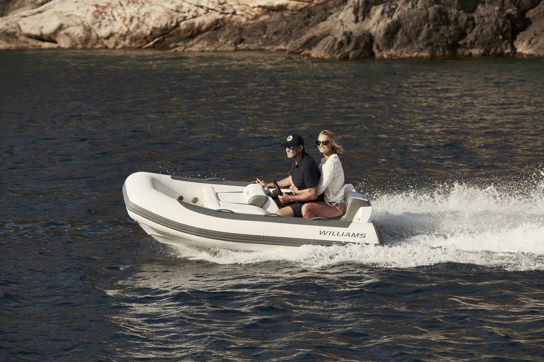 Prestige 590 S Exterior - 15.JPG