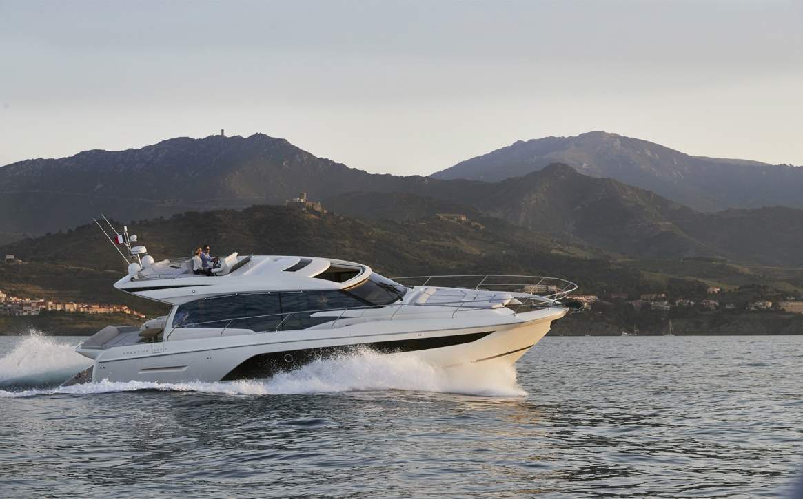 Prestige 590 S Exterior - 10.JPG