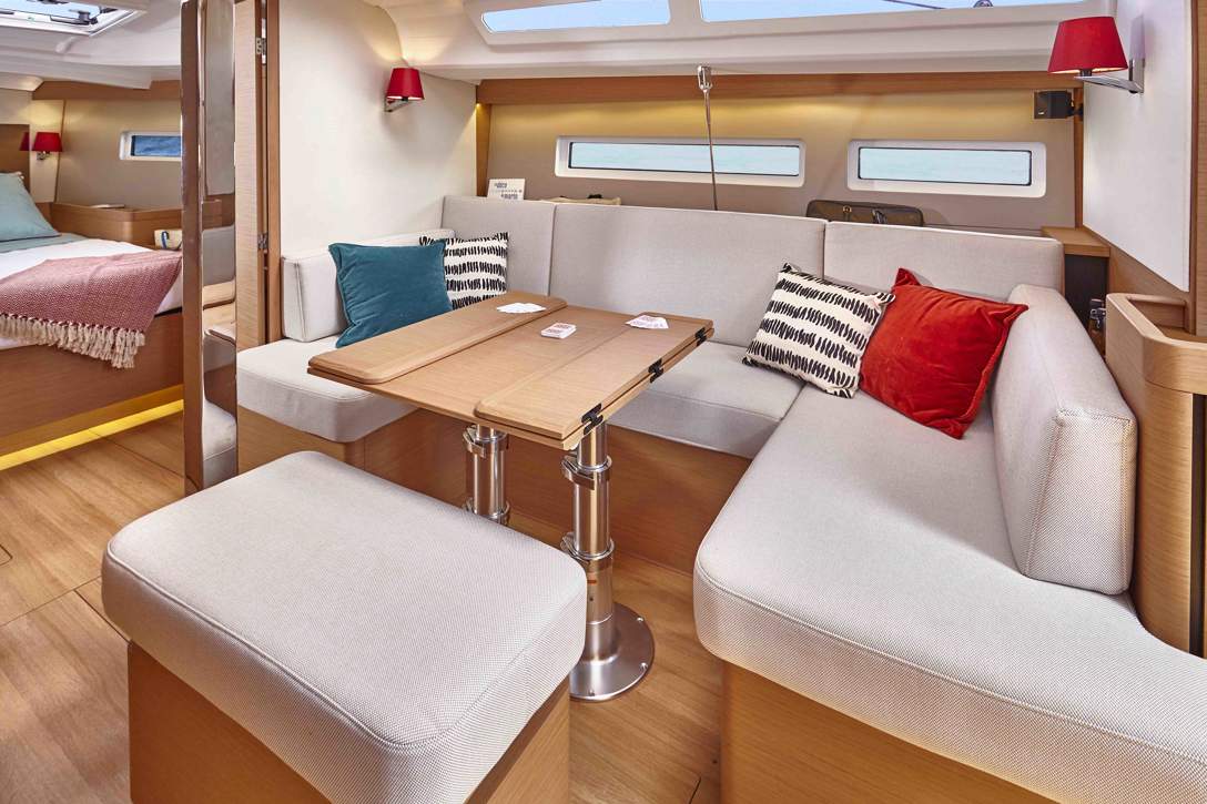 Jeanneau Sun Odyssey 440 Interior - 26.JPG