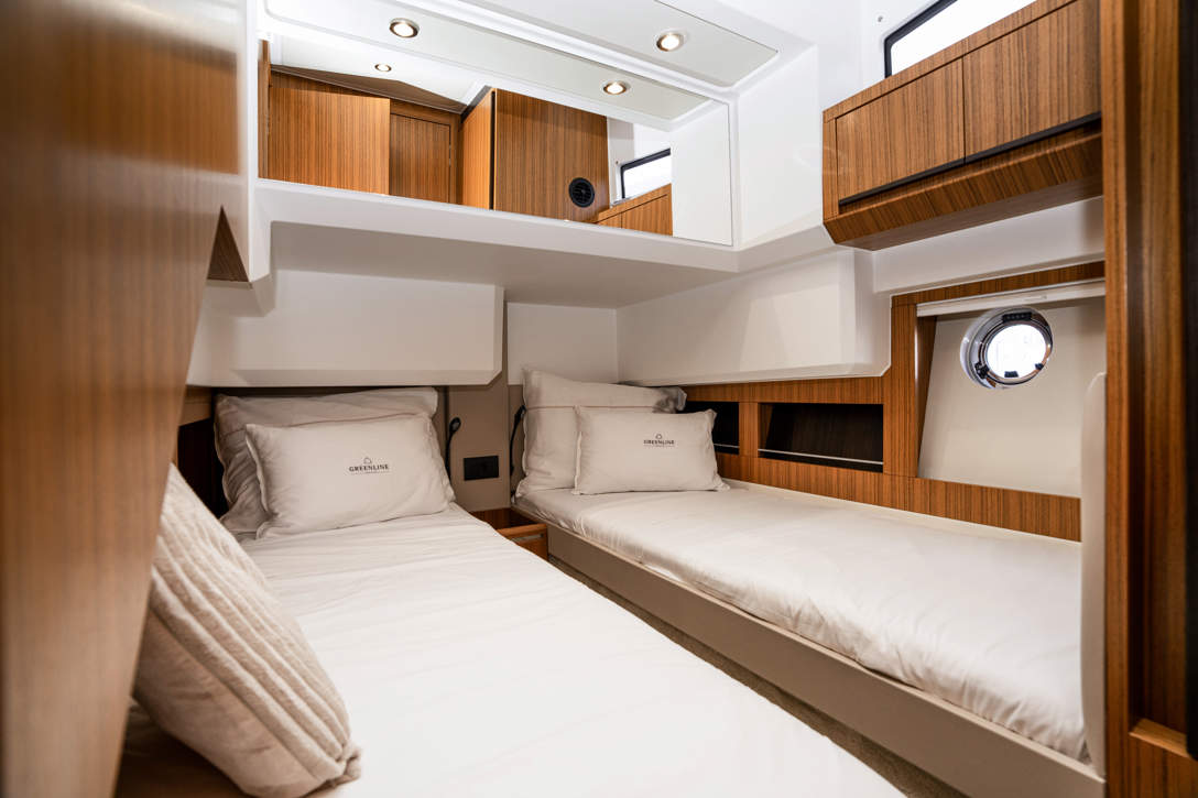 Greenline 42 Interior 8