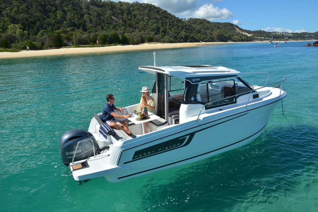 Jeanneau Merry Fisher 695 Serie 2 HB Exterior - 3.JPG