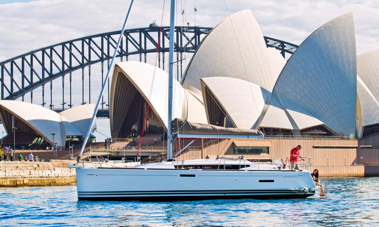 Jeanneau Sun Odyssey 389 Exterior - 20.jpg