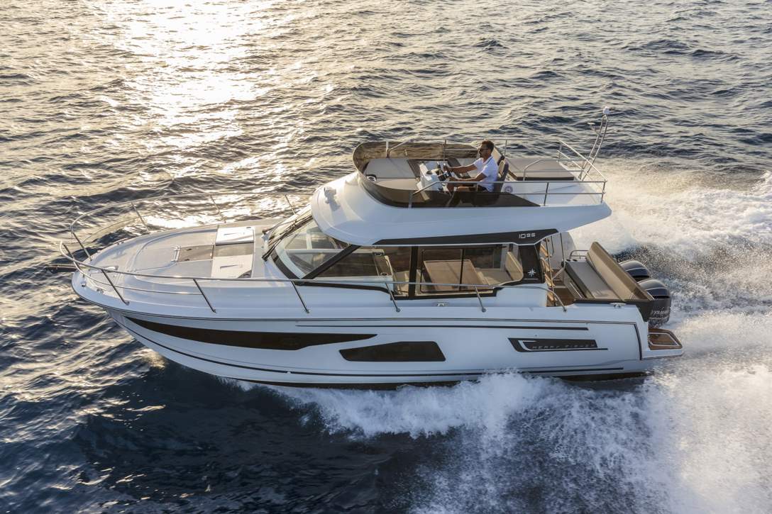 Jeanneau Merry Fisher 1095 Fly HB Exterior - 6.JPG