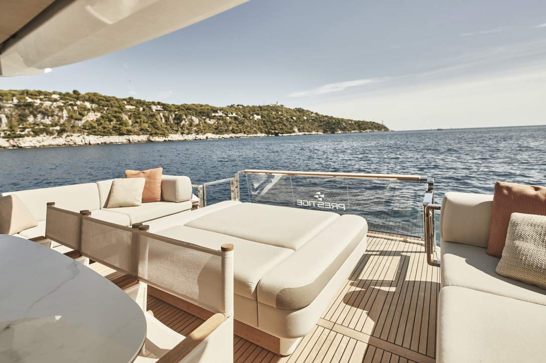 Prestige X70 Exterior - 15.JPG