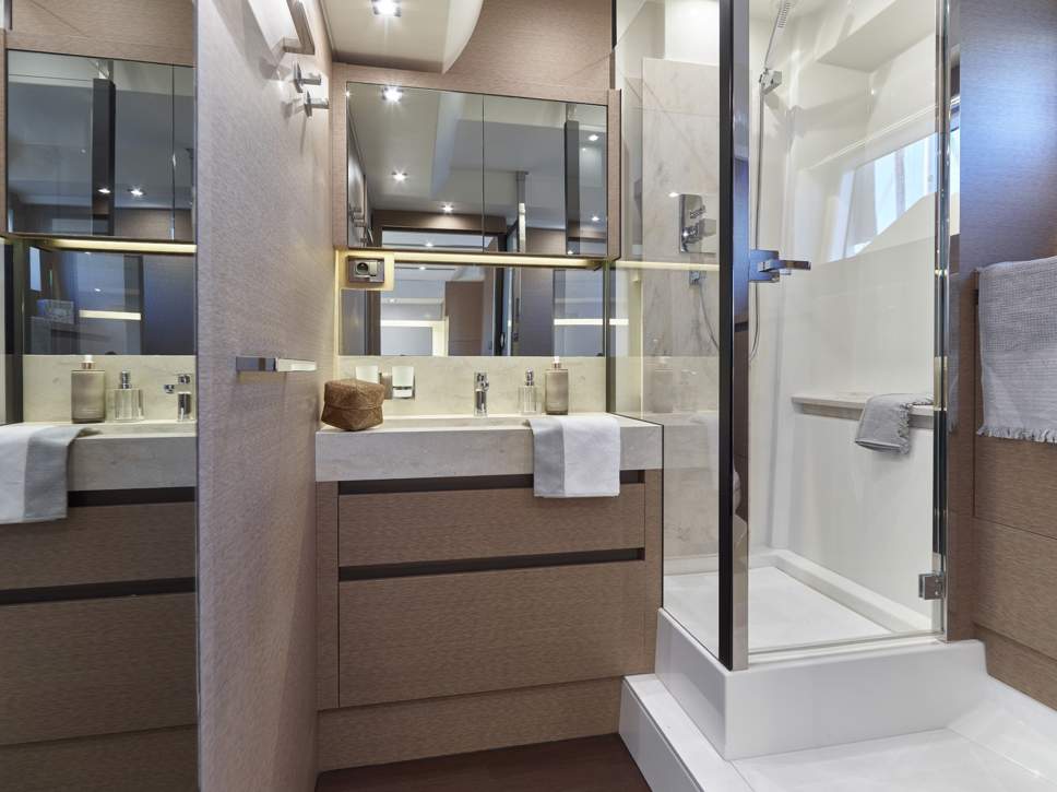Prestige 630 Flybridge Interior - 28.JPG