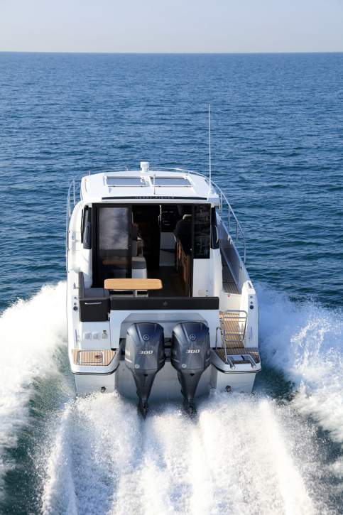Jeanneau Merry Fisher 1095 HB Exterior - 16.JPG