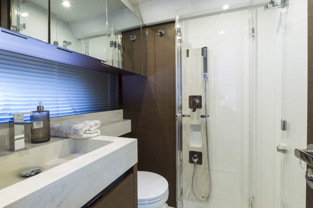 Prestige 520 Flybridge Interior - 5.JPG