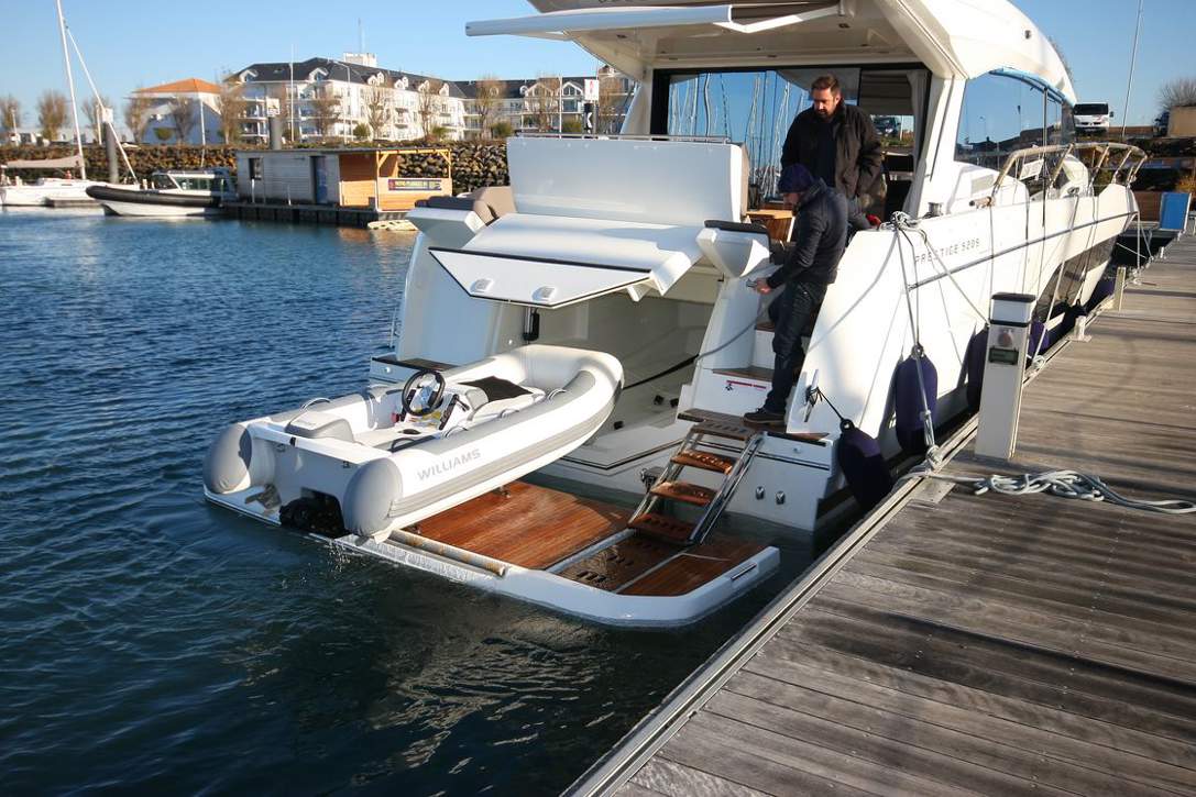 Prestige 520 S Exterior - 16.JPG