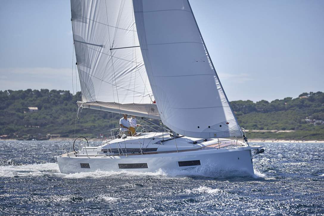 Jeanneau Sun Odyssey 440 Exterior - 33.JPG