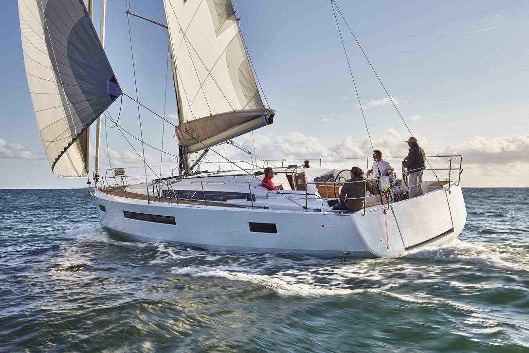 Jeanneau Sun Odyssey 490 Exterior - 27.JPG