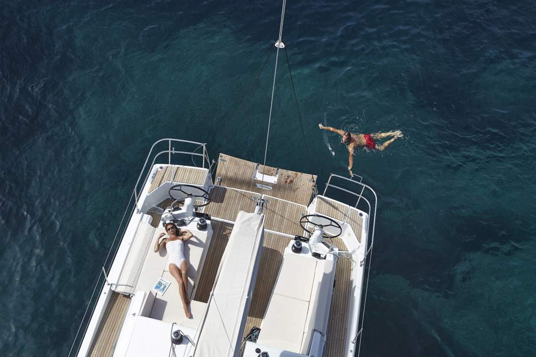 Jeanneau Sun Odyssey 490 Exterior - 19.jpg