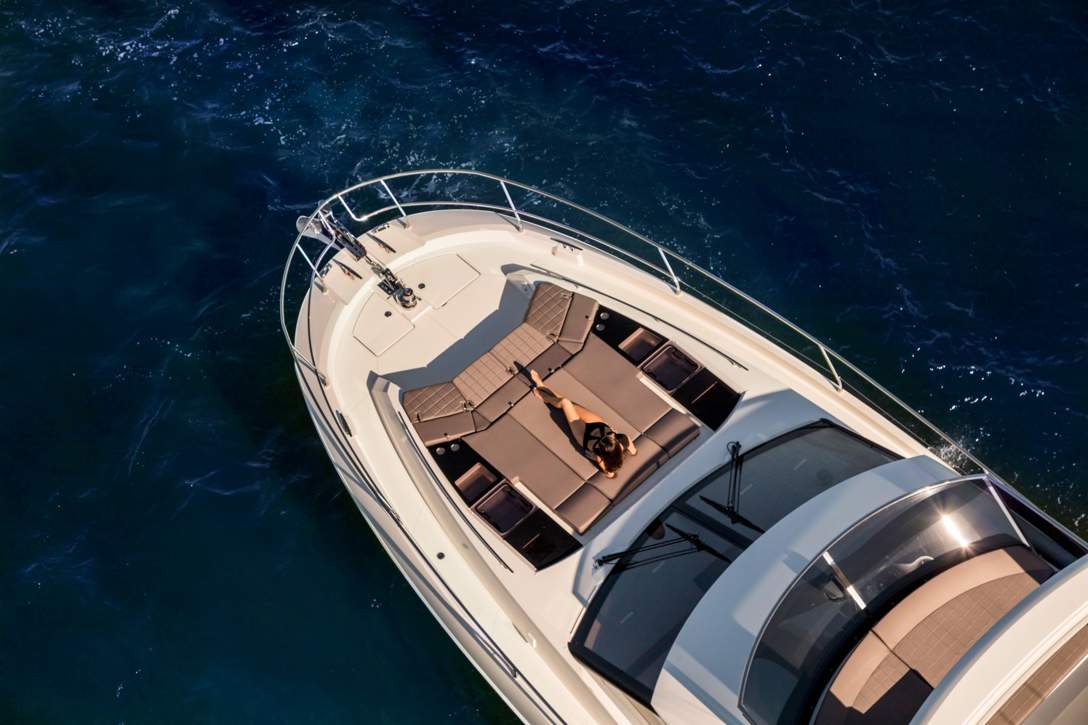 Prestige 630 Flybridge Exterior - 48.JPG
