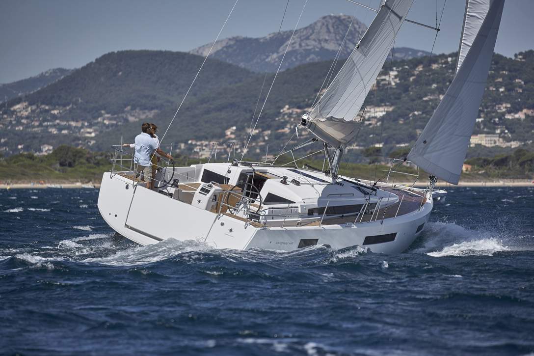 Jeanneau Sun Odyssey 440 Exterior - 36.JPG