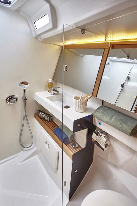 Jeanneau Sun Odyssey 440 Interior - 11.JPG