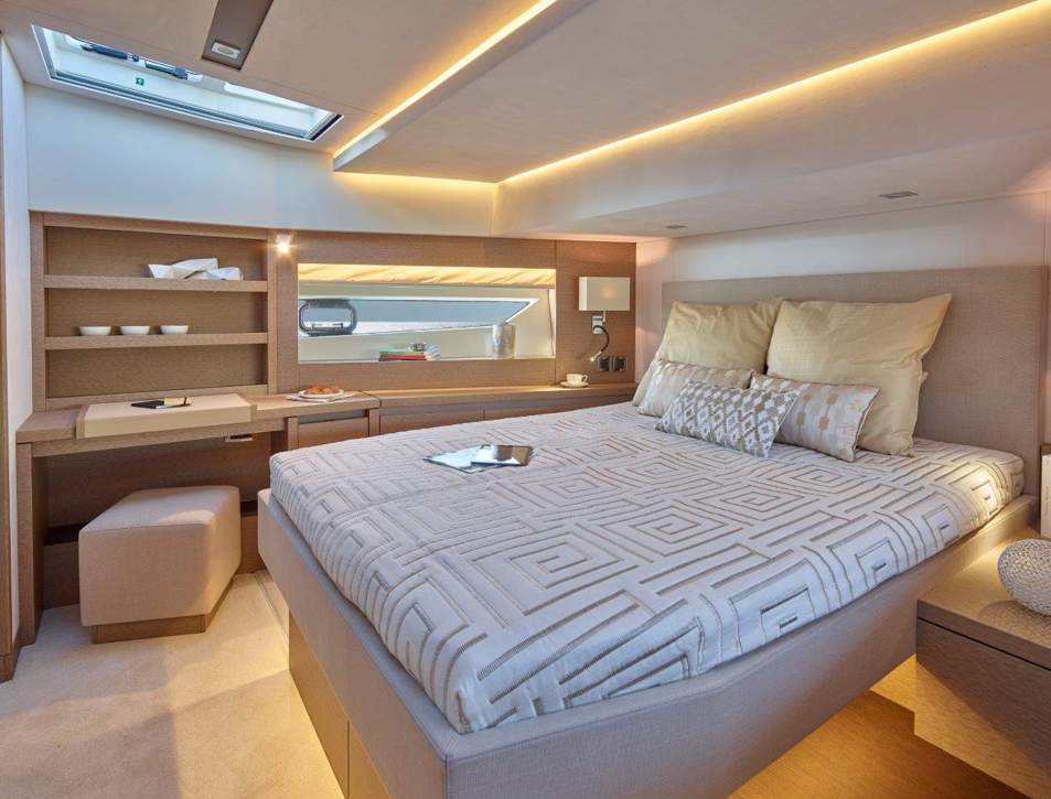 Prestige 630 S Interior - 15.JPG