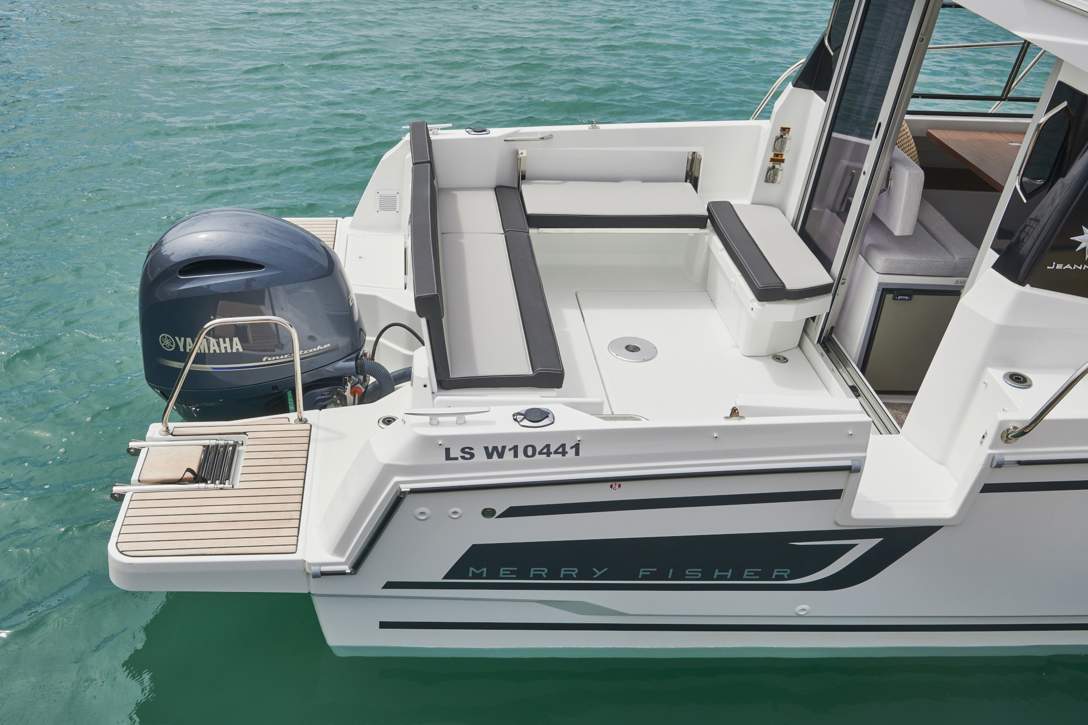 Jeanneau Merry Fisher 795 Serie 2 HB Exterior - 31.JPG