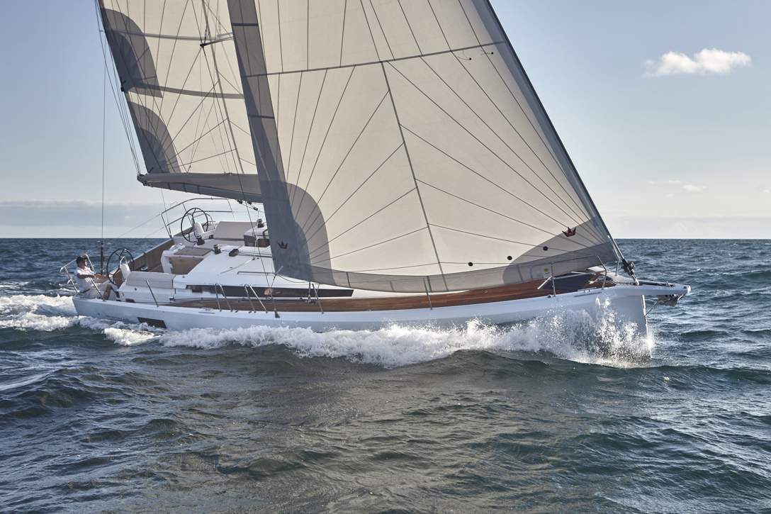 Jeanneau Sun Odyssey 440 Exterior - 2.JPG