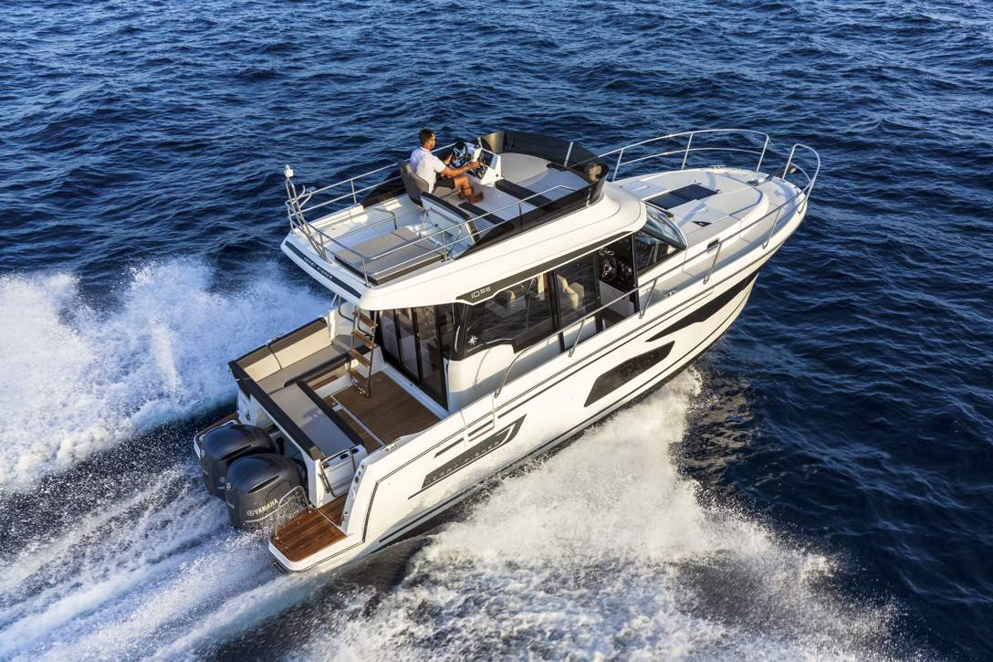 Jeanneau Merry Fisher 1095 Fly HB Exterior - 2.JPG