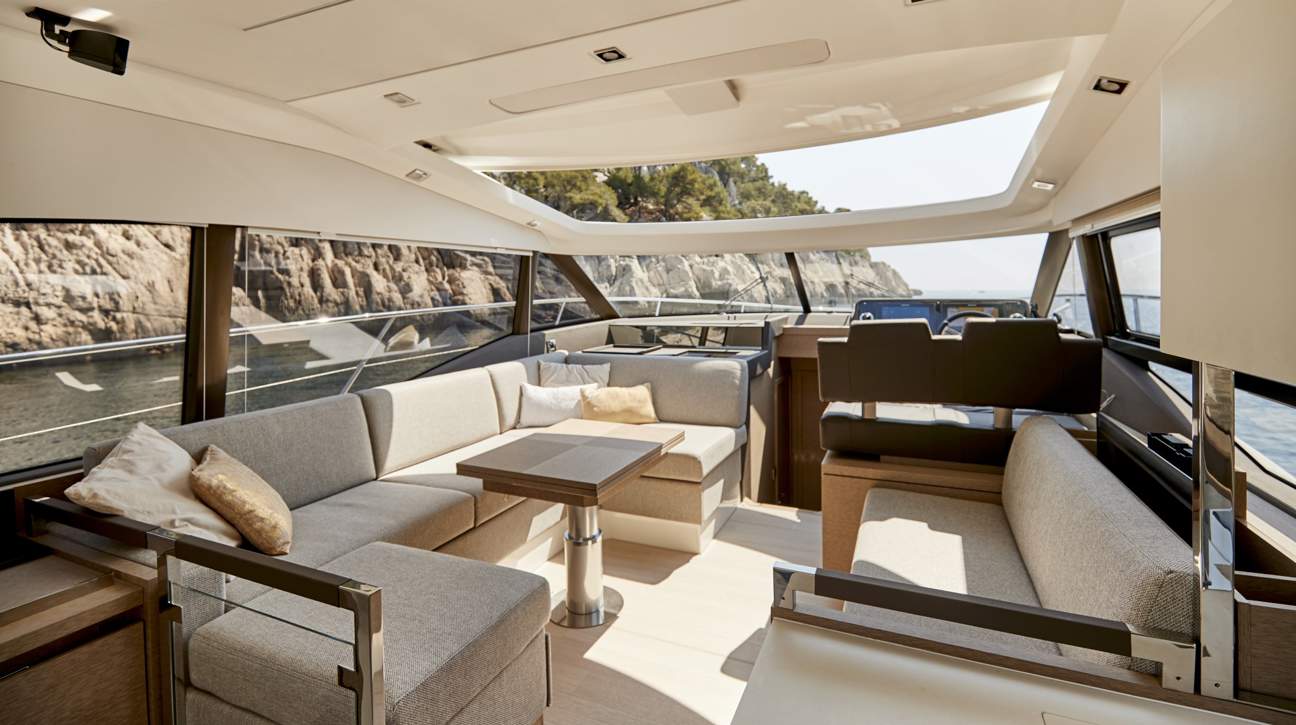 Prestige 460 S Interior - 11.JPG
