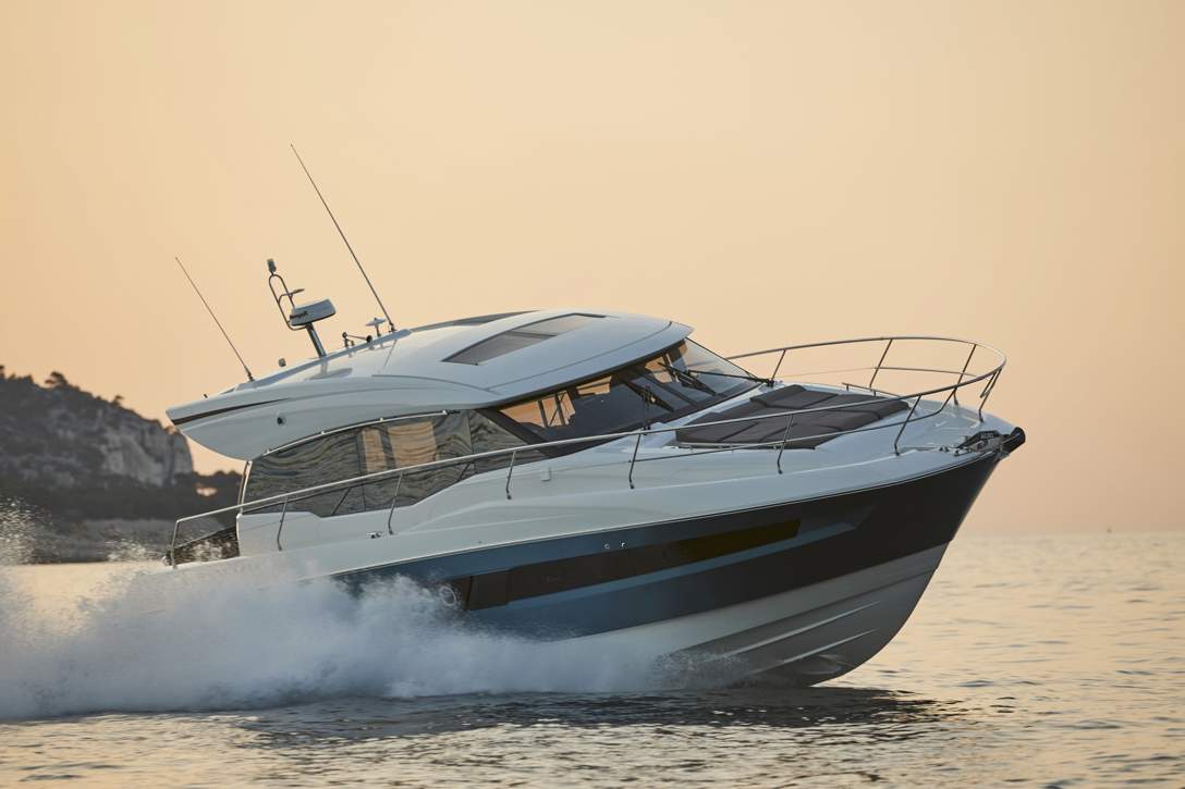 Prestige 460 S Exterior - 16.JPG