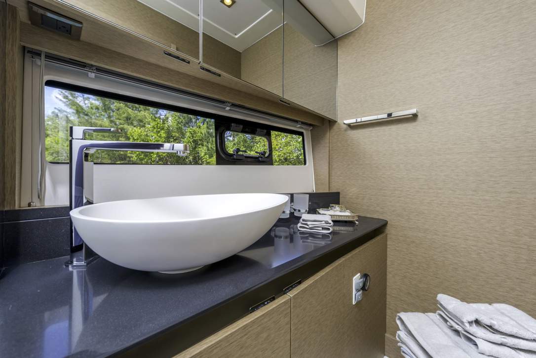 Prestige 460 S Interior - 6.JPG