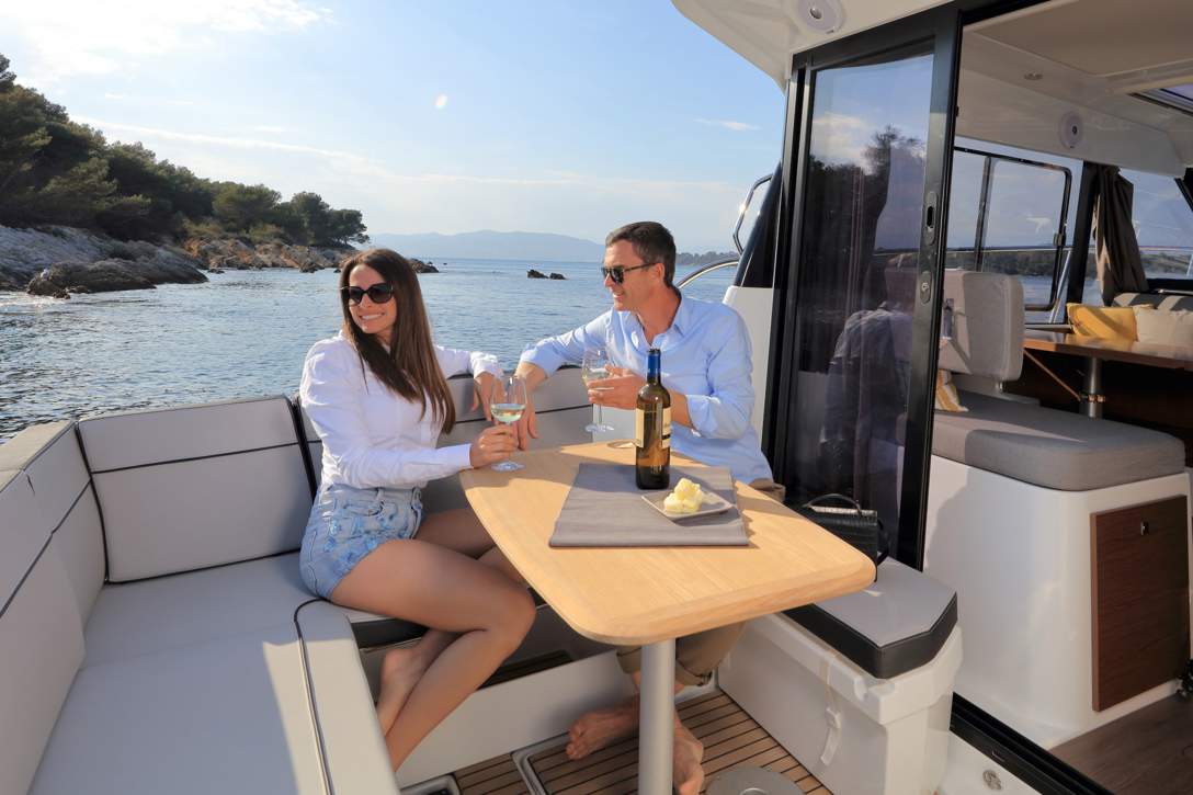 Jeanneau Merry Fisher 1095 HB Exterior - 34.JPG