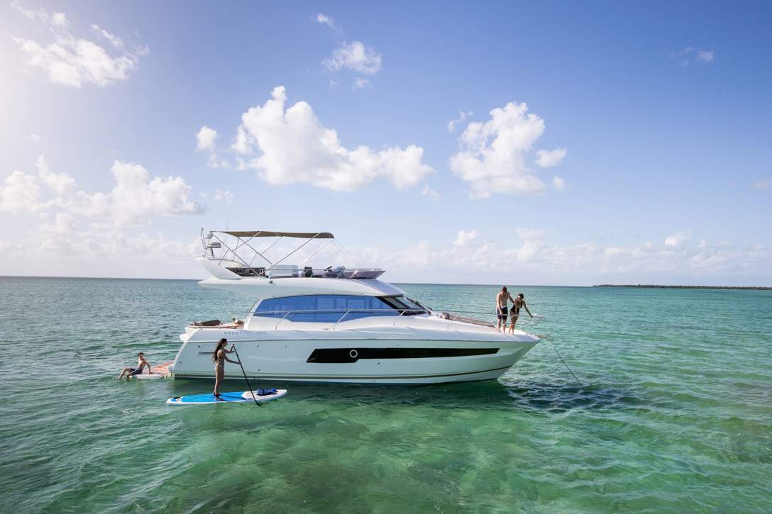 Prestige 460 Flybridge Exterior - 16.JPG