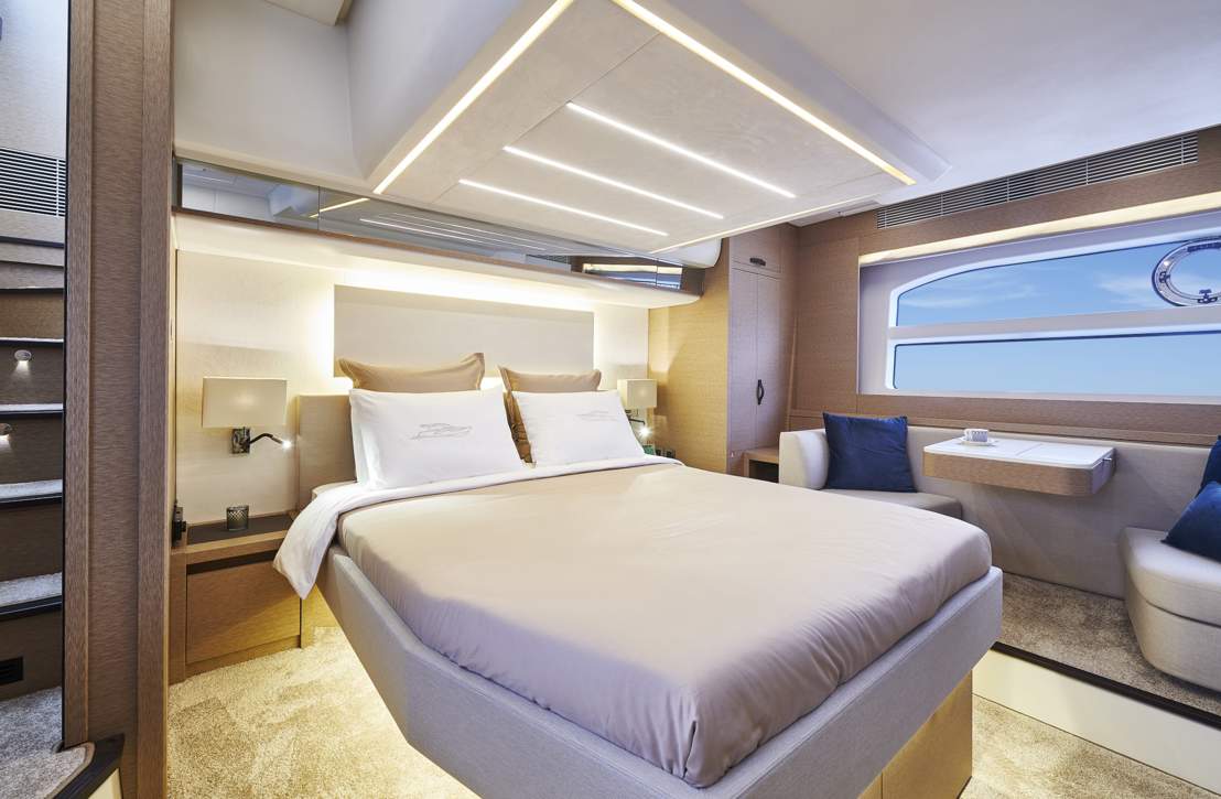 Prestige 590 Flybridge Interior - 35.JPG