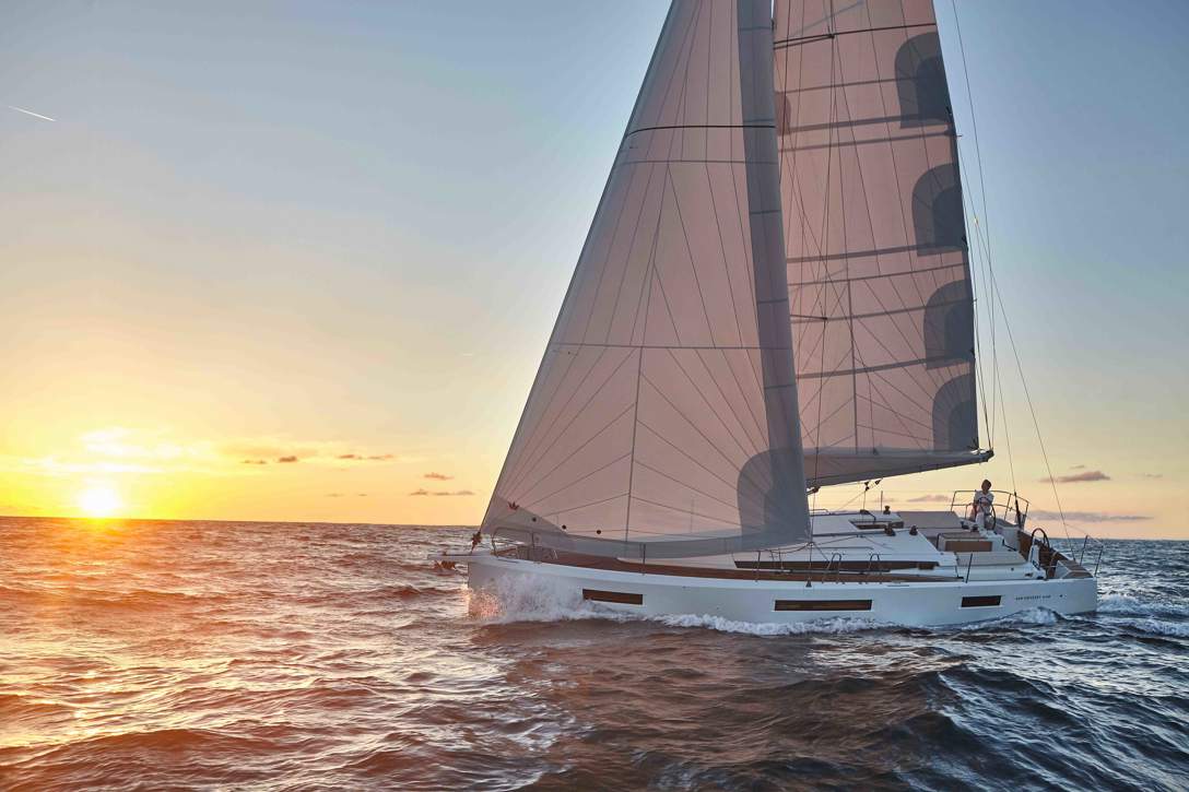 Jeanneau Sun Odyssey 440 Exterior - 6.JPG