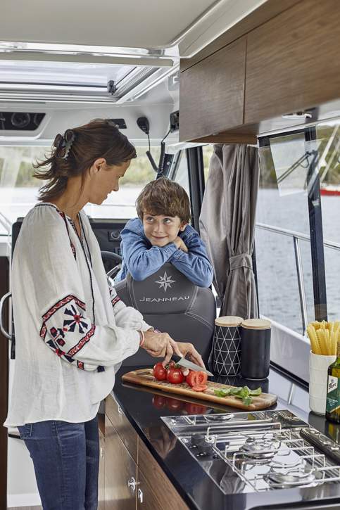 Jeanneau Merry Fisher 1095 HB Interior - 20.JPG