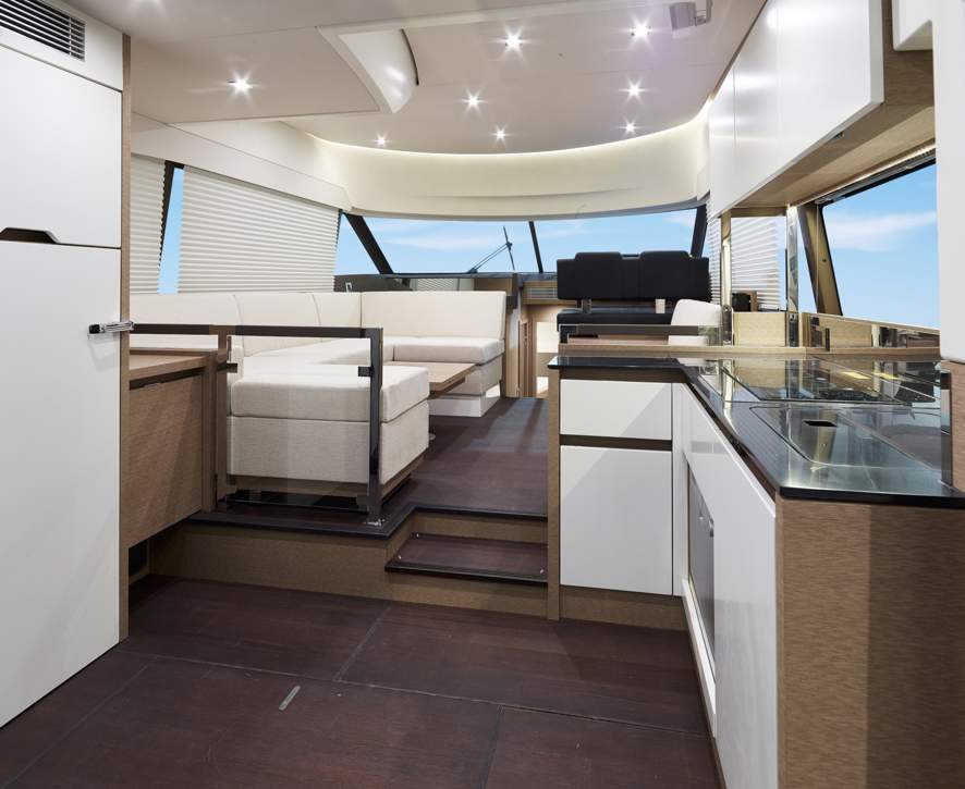 Prestige 460 Flybridge Interior - 33.JPG