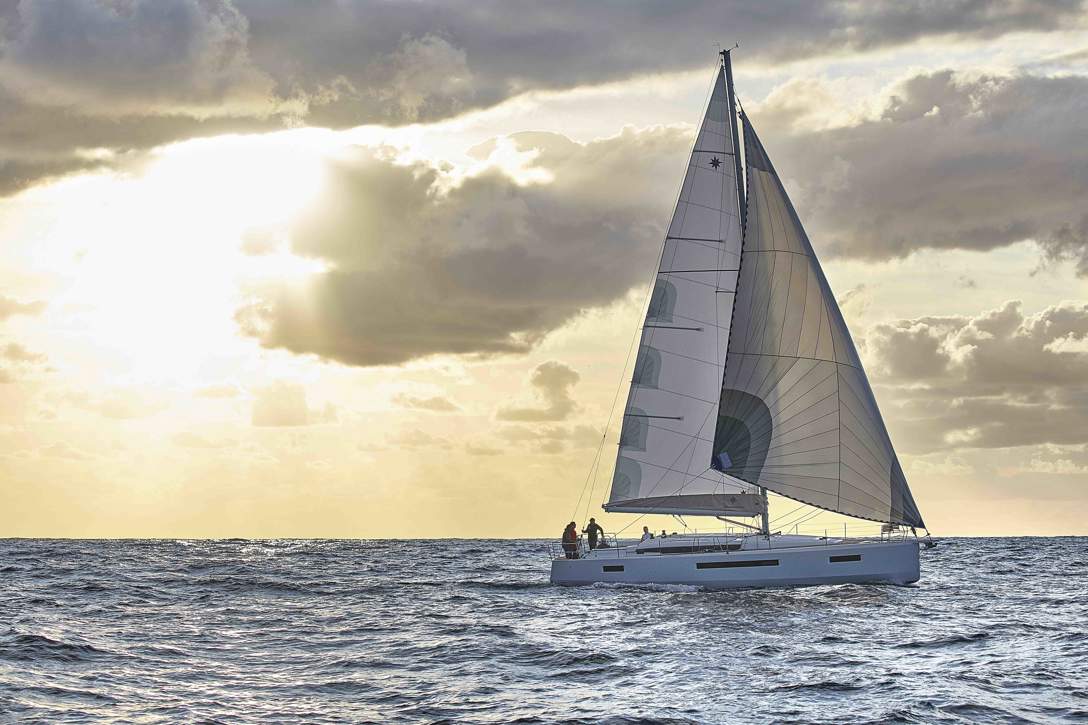 Jeanneau Sun Odyssey 490 Exterior - 32.JPG