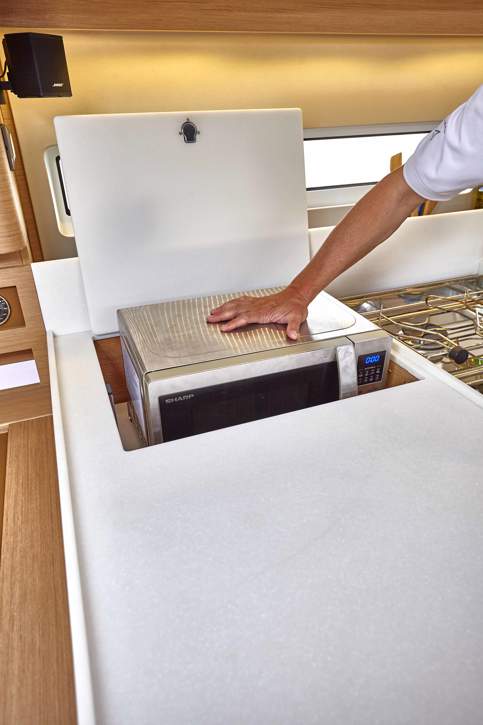 Jeanneau Sun Odyssey 440 Interior - 29.JPG