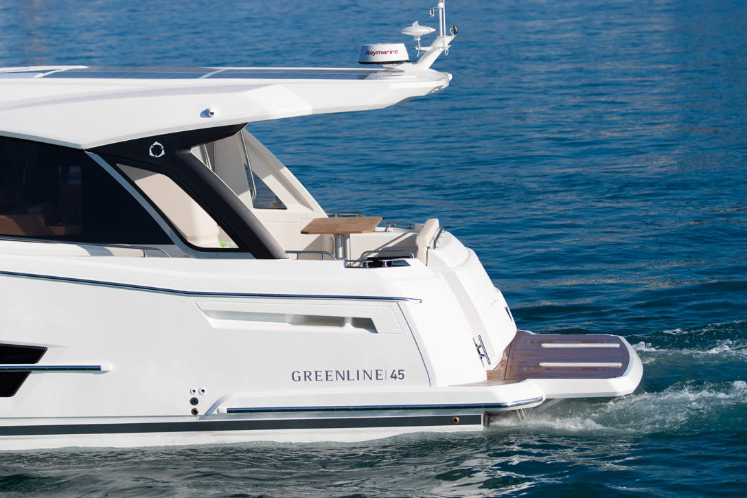 GL45COUPE Hybrid Ex Highres 35