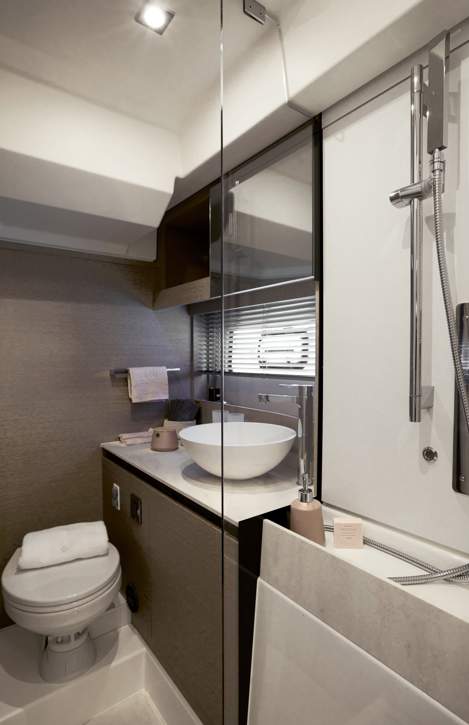 Prestige 420 Fly Interior - 20.JPG