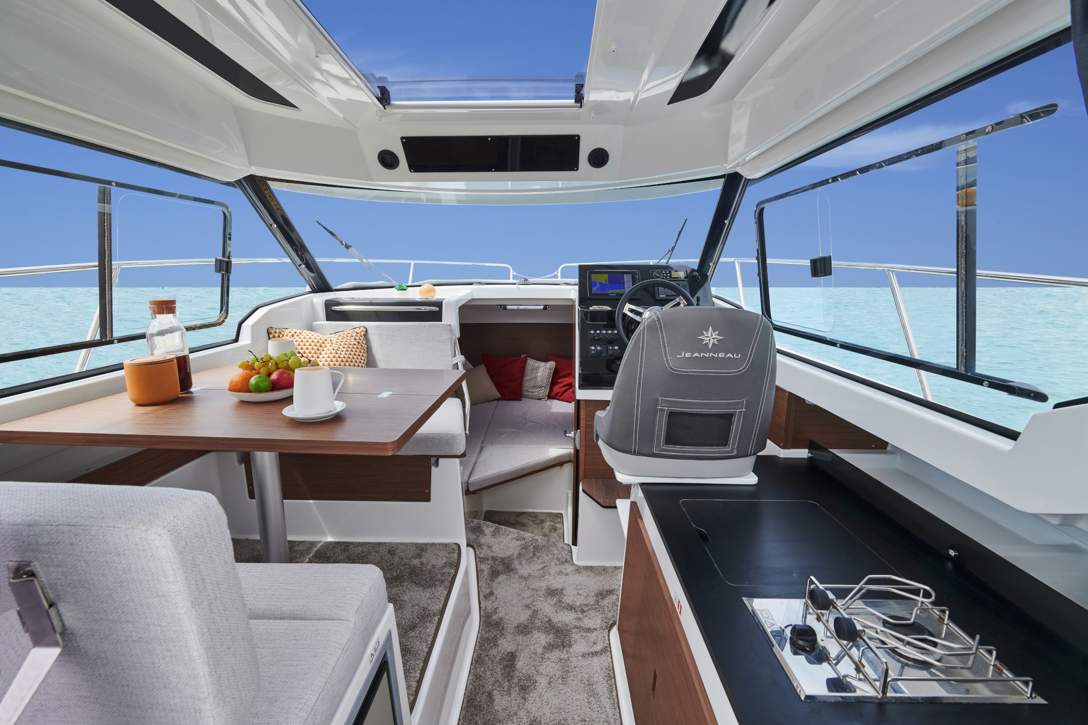 Jeanneau Merry Fisher 795 Serie 2 HB Interior - 3.JPG