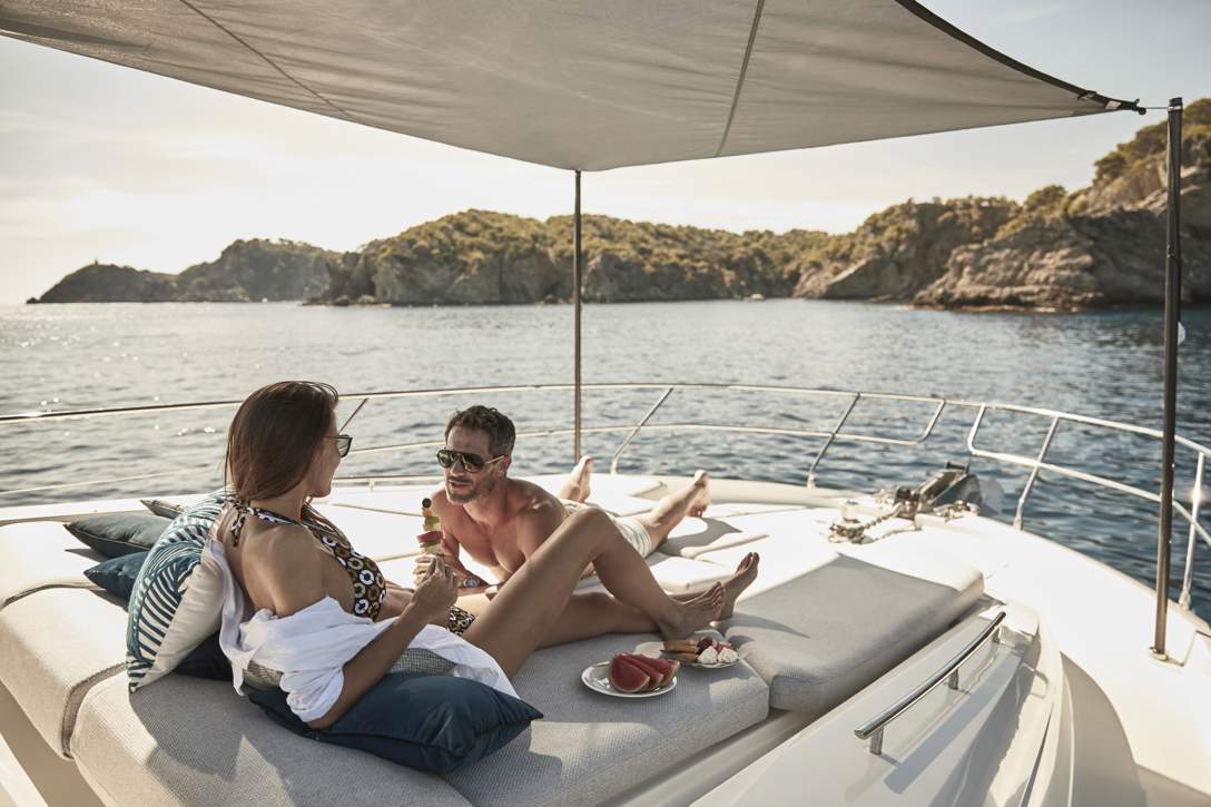 Prestige 590 Flybridge Exterior - 36.JPG