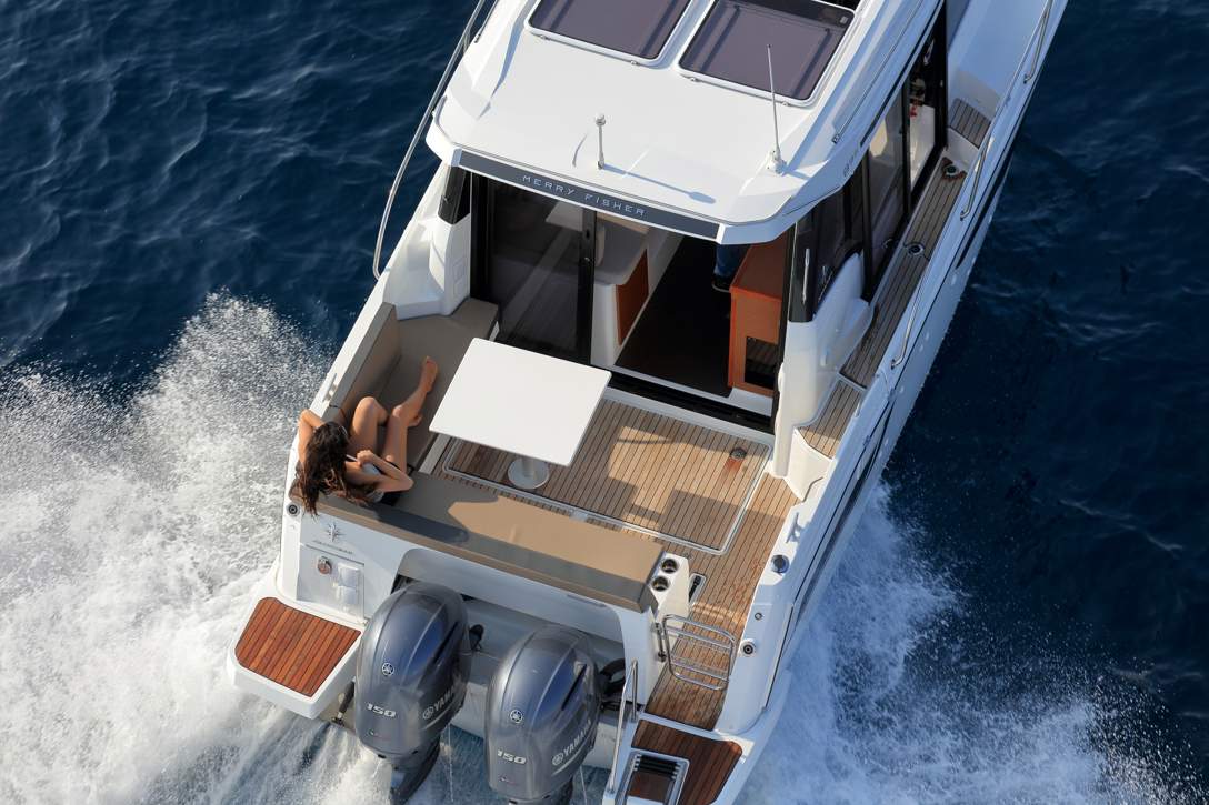 Jeanneau Merry Fisher 895 HB Exterior - 40.JPG