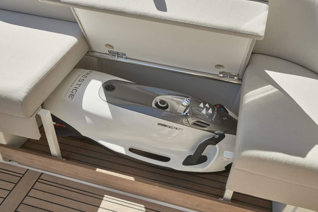 Prestige X70 Exterior - 23.JPG