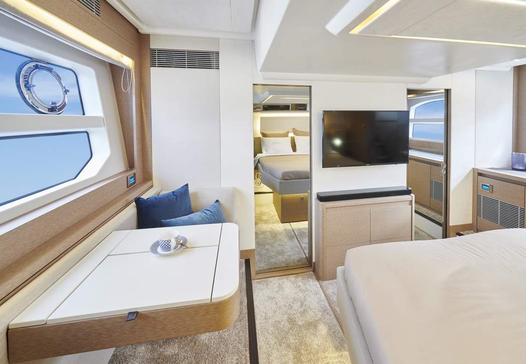 Prestige 590 Flybridge Interior - 37.JPG