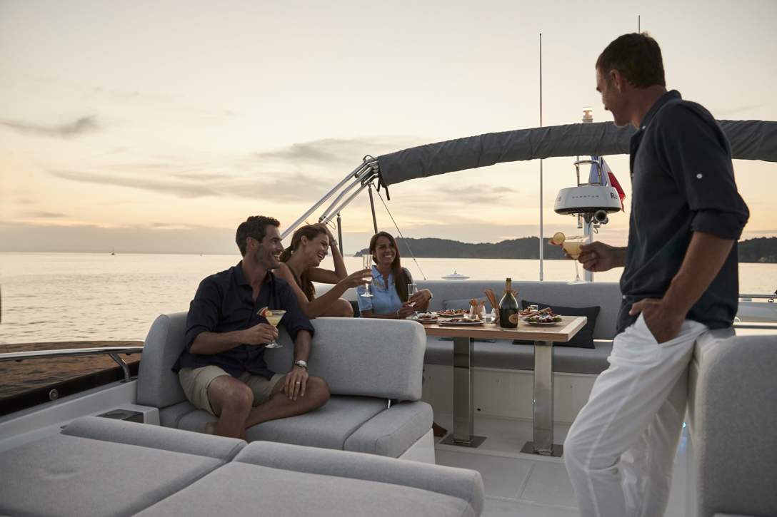 Prestige 590 Flybridge Exterior - 38.JPG