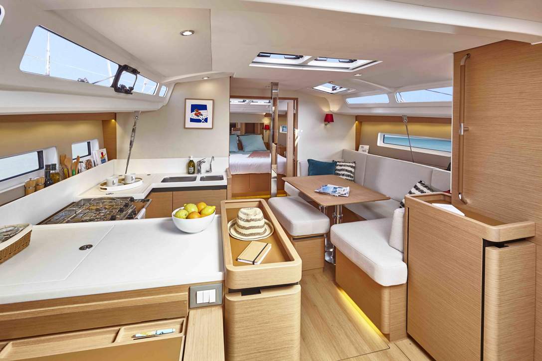 Jeanneau Sun Odyssey 440 Interior - 3.JPG